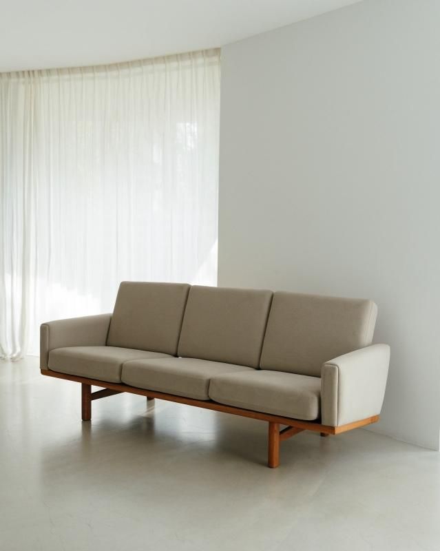 Hans J Wegner Sofa GE236